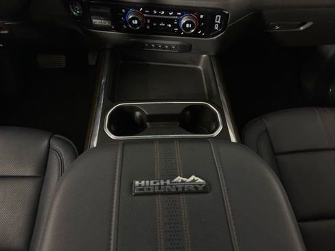 Used 2024 Chevrolet Silverado 3500 High Country w/ Technology Package AWD/4WD image 23