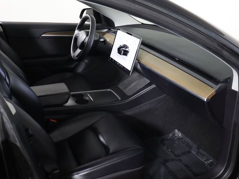 Used 2023 Tesla Model 3 Standard Range image 27