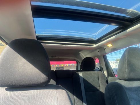 Used 2016 Nissan Rogue SV w/ SV Moonroof Package image 22