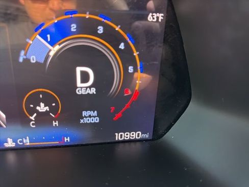 Used 2024 Chevrolet Colorado W/T RWD image 14