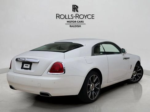 Used 2016 Rolls-Royce Wraith RWD image 3