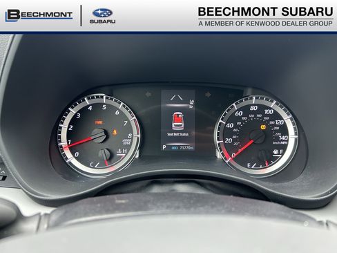 Used 2021 Toyota Highlander L image 11