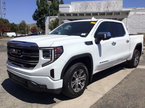Used 2025 GMC Sierra 1500 SLT RWD image 2
