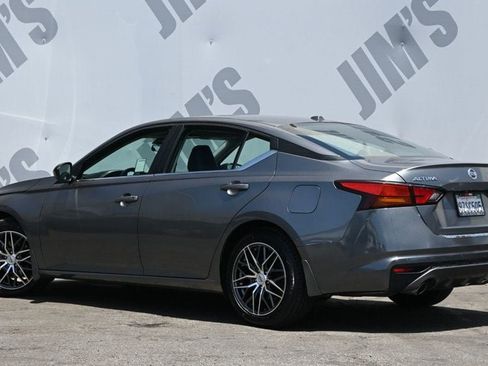 Used 2022 Nissan Altima 2.5 SR FWD image 7