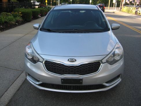 Used 2014 Kia Forte LX FWD image 2