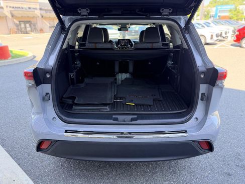 Used 2022 Toyota Highlander Bronze Edition AWD/4WD image 17