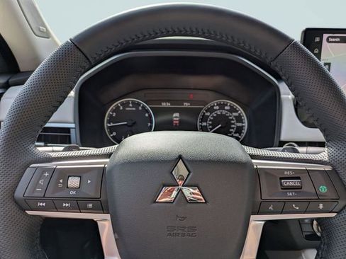 New 2026 Mitsubishi Outlander SE image 30