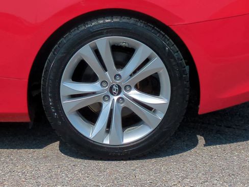 Used 2012 Hyundai Genesis 2.0T RWD image 14