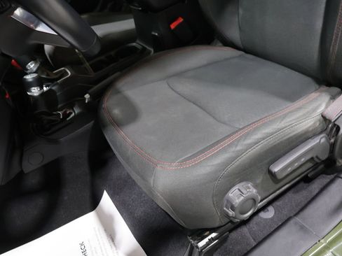 Used 2021 Jeep Wrangler Unlimited Rubicon AWD/4WD image 12