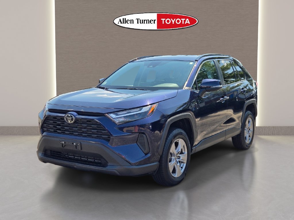 Used 2025 Toyota RAV4 XLE FWD image 3