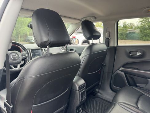 Used 2018 Jeep Compass Trailhawk w/ Leather Interior Group AWD/4WD image 22