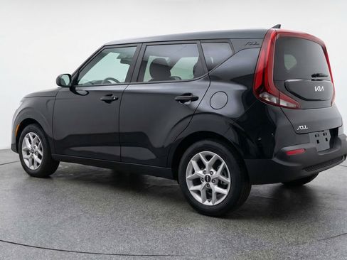 Used 2025 Kia Soul LX w/ LX Technology Package FWD image 6