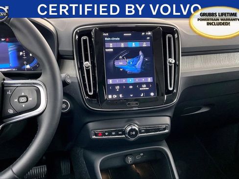 Certified 2025 Volvo XC40 B5 Core image 9