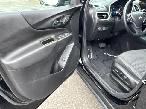 Used 2023 Chevrolet Equinox LT FWD image 29