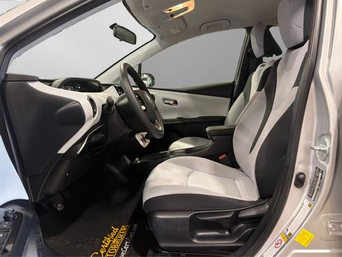 Used 2016 Toyota Prius Two FWD image 18