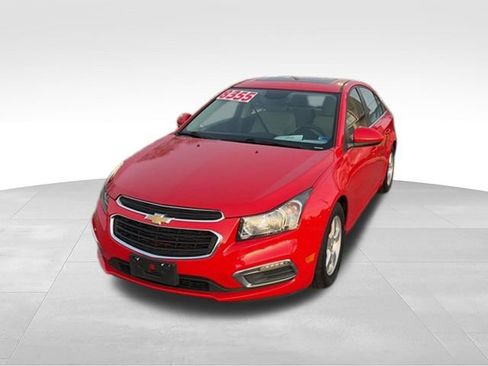 Used 2016 Chevrolet Cruze LT w/ Sun And Sound Package FWD image 33