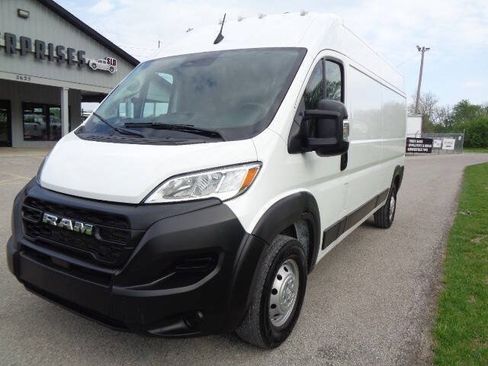 Used 2023 RAM ProMaster 2500 FWD image 1