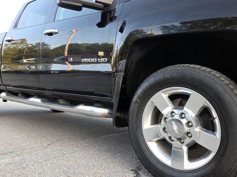 Used 2019 Chevrolet Silverado 2500 W/T w/ Snow Plow Prep Package AWD/4WD image 18