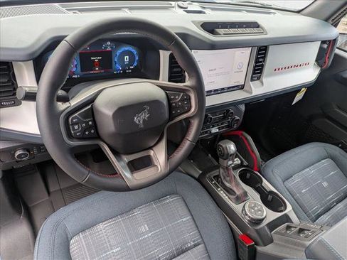 New 2025 Ford Bronco Heritage Edition image 3