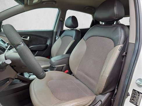 Used 2013 Hyundai Tucson GLS FWD image 12