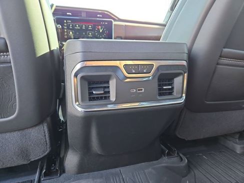 Used 2024 GMC Sierra 2500 Denali Ultimate image 35