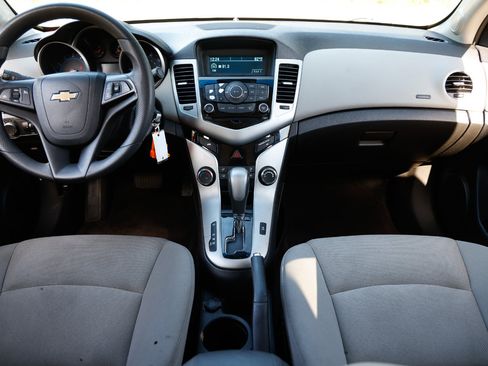 Used 2016 Chevrolet Cruze LT image 21