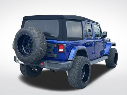 Used 2020 Jeep Wrangler Unlimited Sahara AWD/4WD image 7