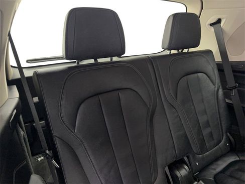 Used 2021 BMW X7 xDrive40i w/ Premium Package image 43