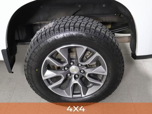 Used 2020 Chevrolet Silverado 1500 LT w/ Texas Edition image 16