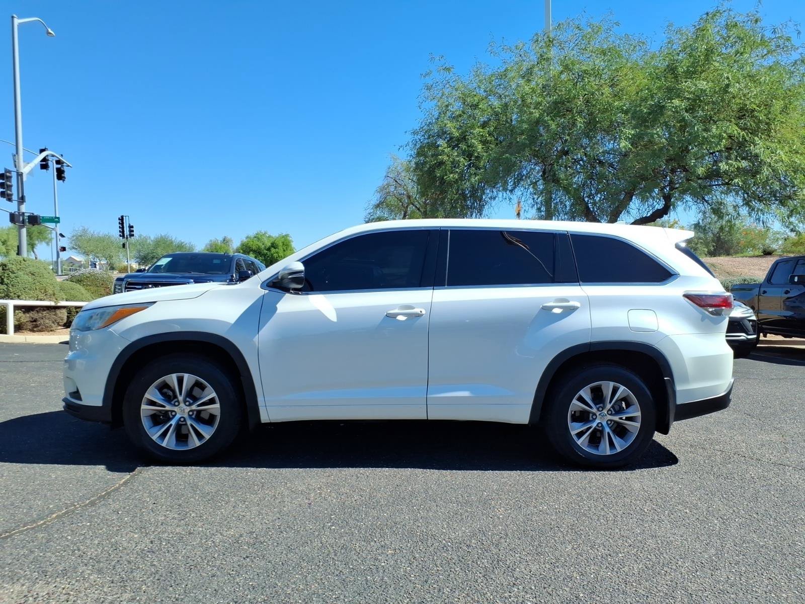 Used 2015 Toyota Highlander Plus AWD/4WD image 9