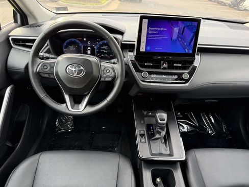 Used 2026 Toyota Corolla Cross XLE w/ Convenience Package AWD/4WD image 18