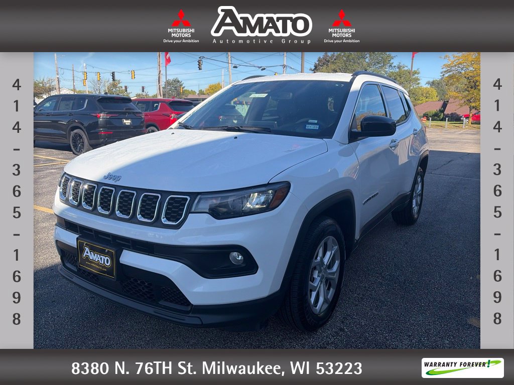Used 2024 Jeep Compass Latitude AWD/4WD image 1
