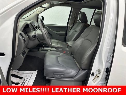 Used 2019 Nissan Frontier SL image 9