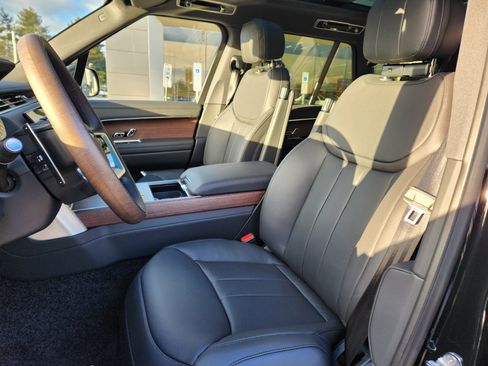 New 2026 Land Rover Range Rover SE image 8