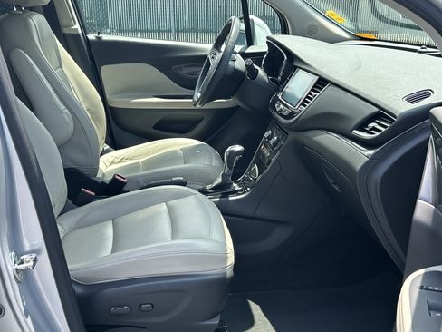 Used 2018 Buick Encore Essence w/ Experience Buick Package FWD image 12
