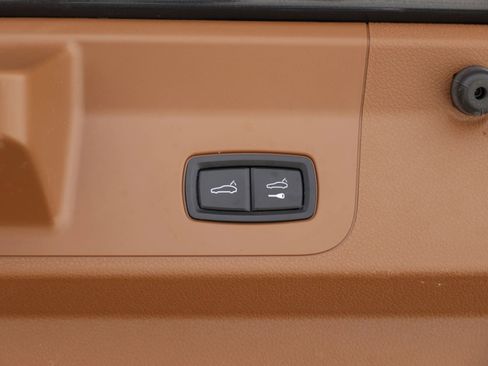 Used 2018 Porsche Panamera 4 w/ Premium Package AWD/4WD image 64