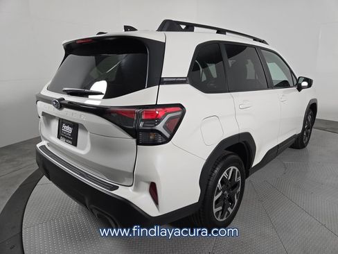 Used 2026 Subaru Forester Premium AWD/4WD image 8