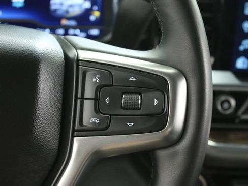 Used 2023 Chevrolet Silverado 1500 LT AWD/4WD image 16