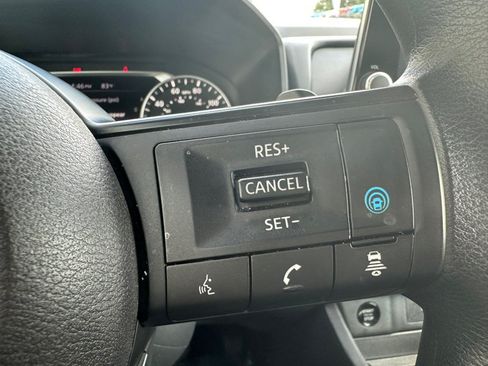 Used 2024 Nissan Rogue SV FWD image 16