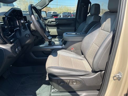 Used 2022 Chevrolet Silverado 1500 ZR2 w/ Technology Package image 9