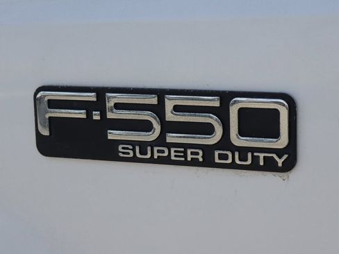 Used 2001 Ford F550 2WD Regular Cab Super Duty image 32