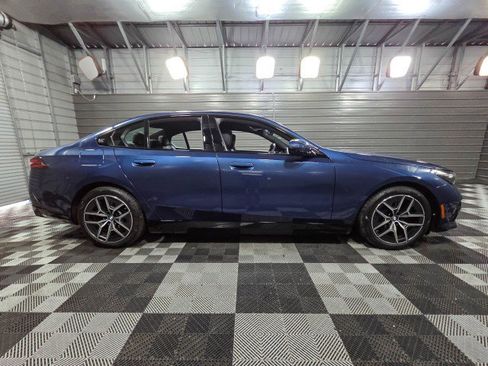 Used 2026 BMW i5 eDrive40 w/ M Sport Package image 9