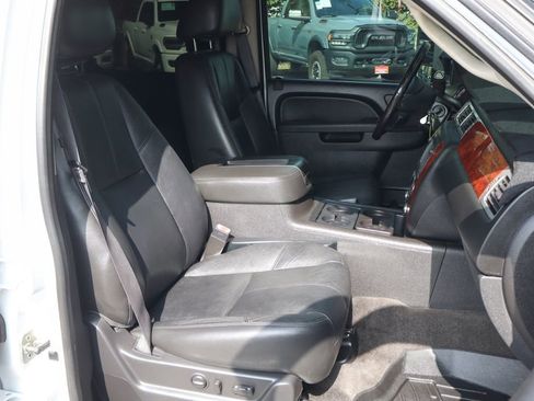 Used 2013 Chevrolet Suburban 2500 LT AWD/4WD image 46