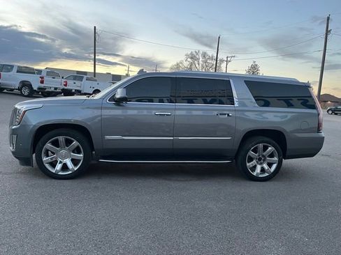 Used 2019 Cadillac Escalade ESV Luxury image 8