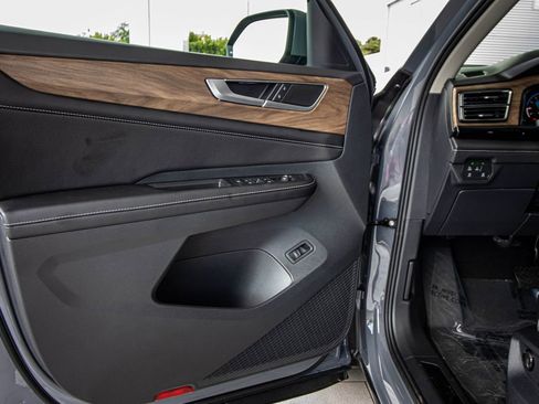 New 2026 Volkswagen Atlas SE FWD image 23