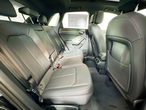 New 2025 Audi Q3 2.0T Premium image 24