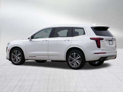 Used 2024 Cadillac XT6 Premium Luxury w/ LPO, Floor Liner Package AWD/4WD image 4
