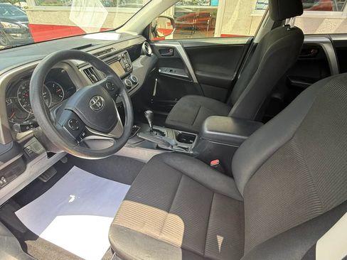 Used 2016 Toyota RAV4 LE AWD/4WD image 9