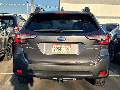 Used 2025 Subaru Outback Premium image 5