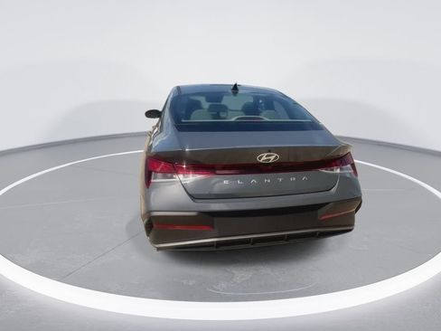 Used 2026 Hyundai Elantra SE FWD image 7